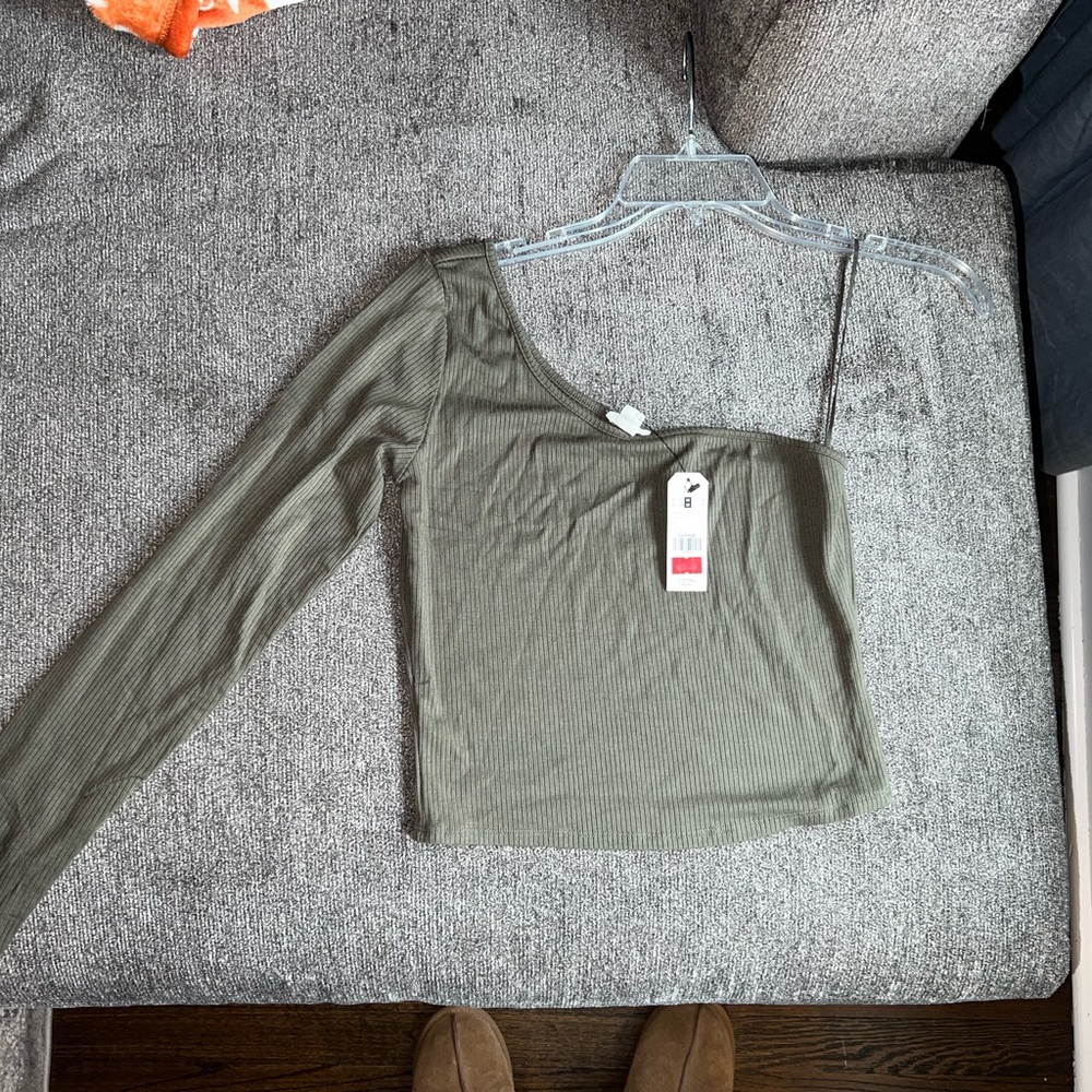 Garage Women’s one shoulder top size medium